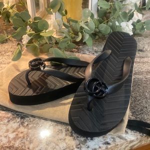 Gucci Black Thongs Flip Flops